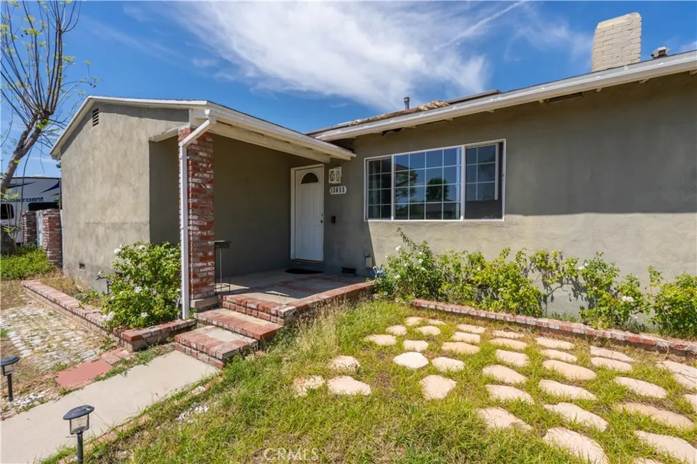 13655 Chase Street Arleta, CA 91331
