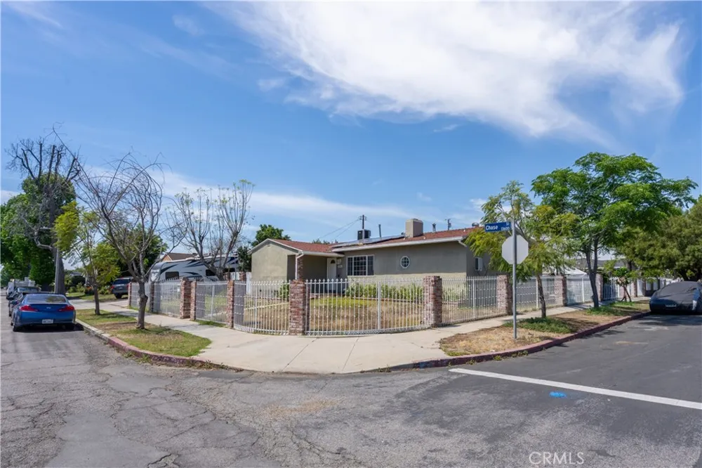 13655 Chase Street Arleta, CA 91331