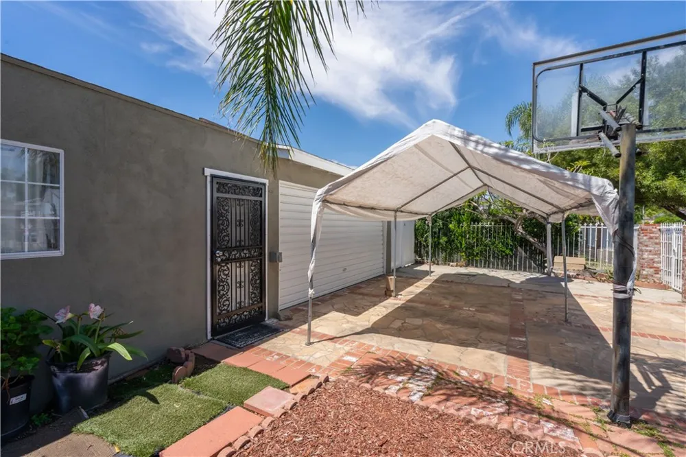 13655 Chase Street Arleta, CA 91331