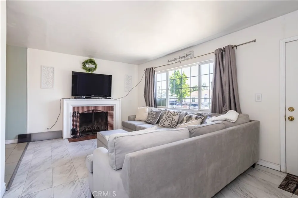 13655 Chase Street Arleta, CA 91331