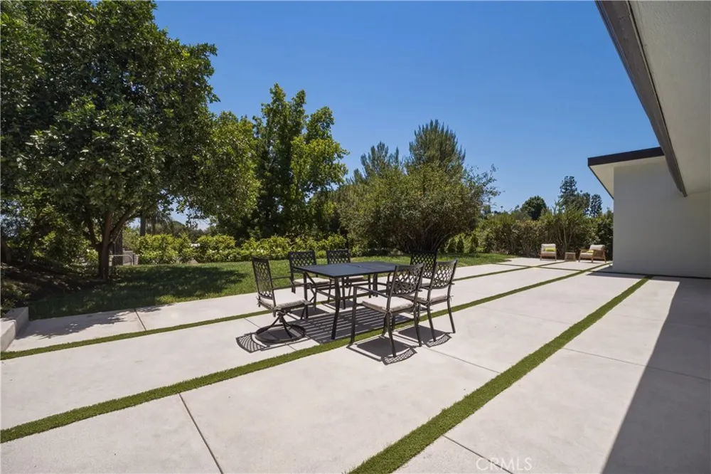 5932 Pat Avenue Woodland Hills, CA 91367