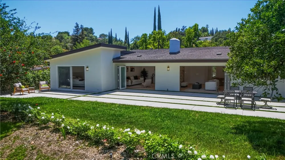 5932 Pat Avenue Woodland Hills, CA 91367