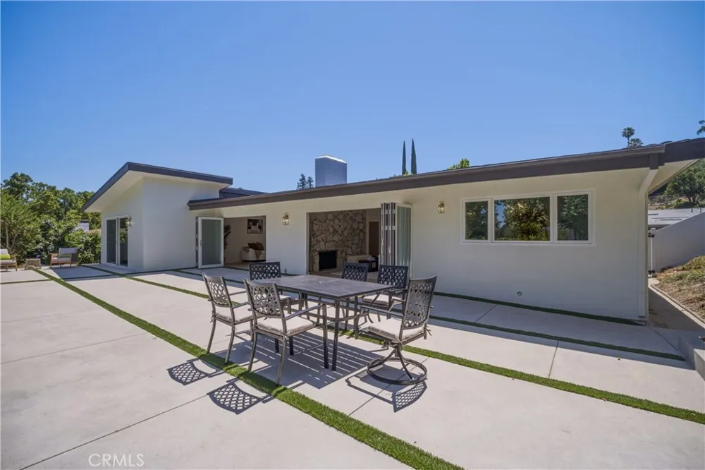 5932 Pat Avenue Woodland Hills, CA 91367