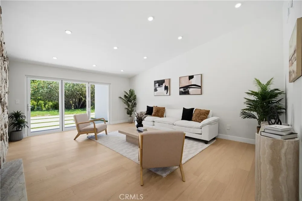 5932 Pat Avenue Woodland Hills, CA 91367