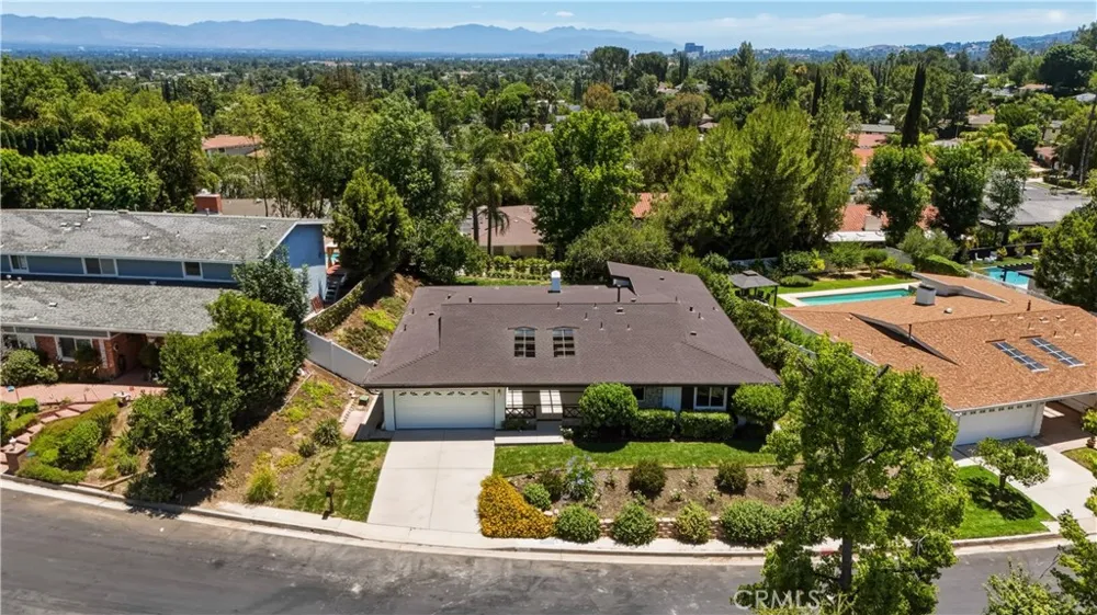 5932 Pat Avenue Woodland Hills, CA 91367