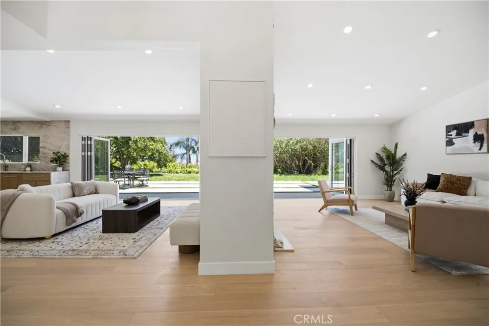 5932 Pat Avenue Woodland Hills, CA 91367