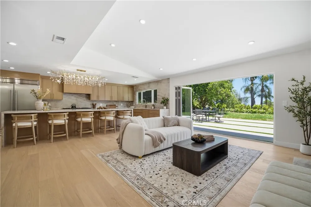 5932 Pat Avenue Woodland Hills, CA 91367