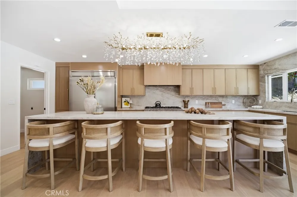5932 Pat Avenue Woodland Hills, CA 91367