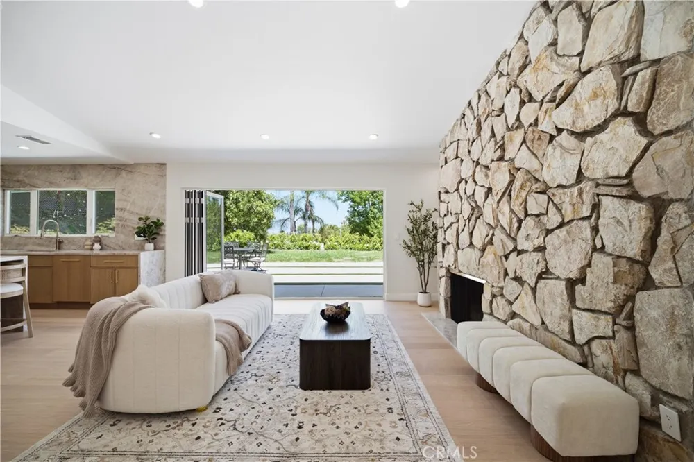5932 Pat Avenue Woodland Hills, CA 91367
