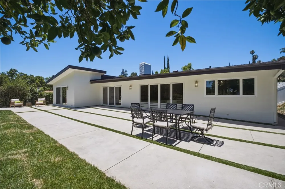 5932 Pat Avenue Woodland Hills, CA 91367