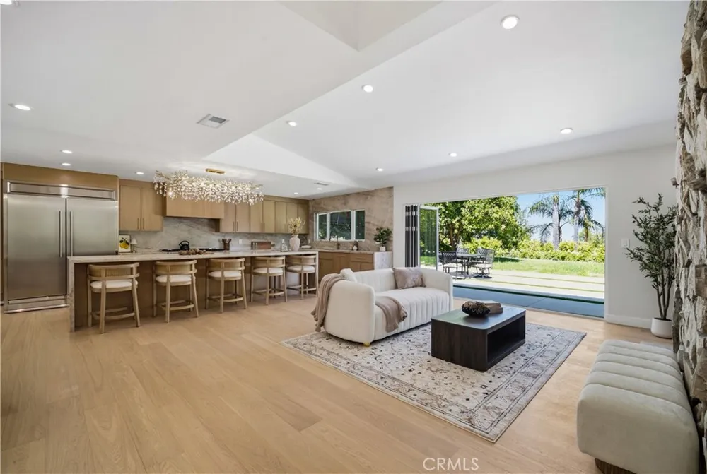 5932 Pat Avenue Woodland Hills, CA 91367