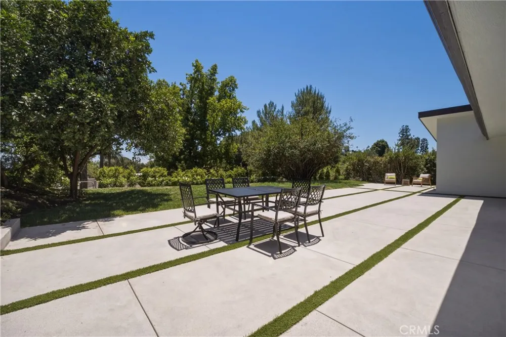 5932 Pat Avenue Woodland Hills, CA 91367