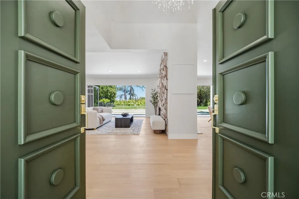 5932 Pat Avenue Woodland Hills, CA 91367