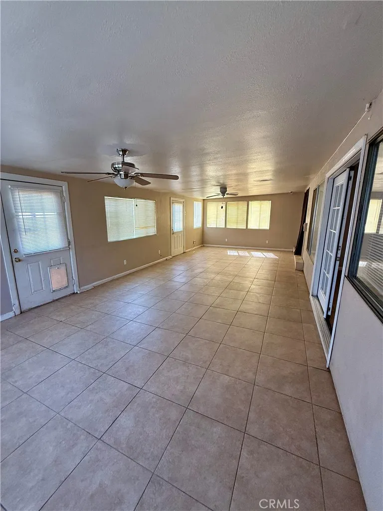 724 E Avenue J4 Lancaster, CA 93535