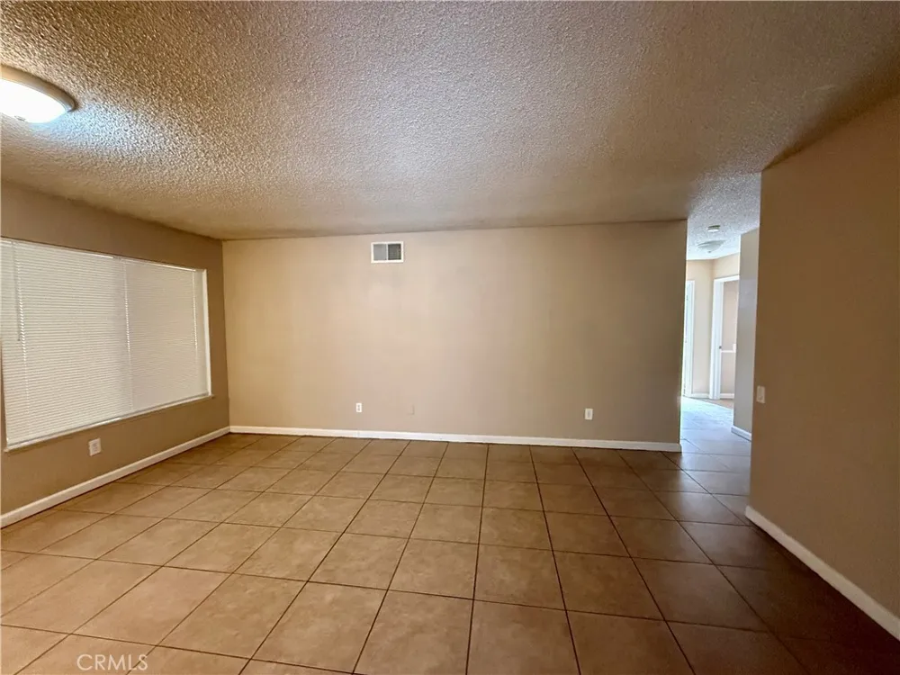 724 E Avenue J4 Lancaster, CA 93535