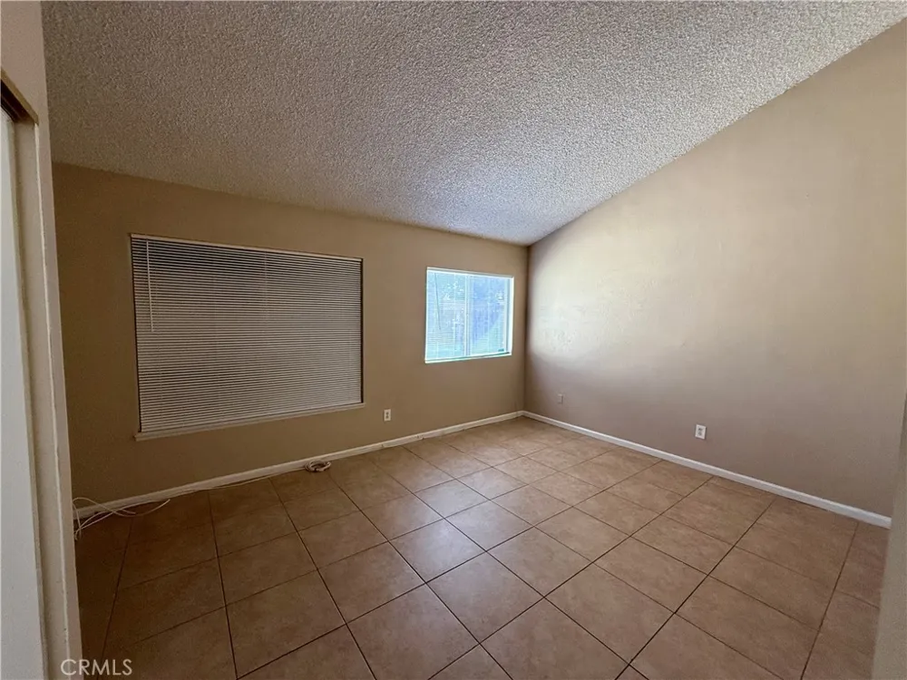 724 E Avenue J4 Lancaster, CA 93535