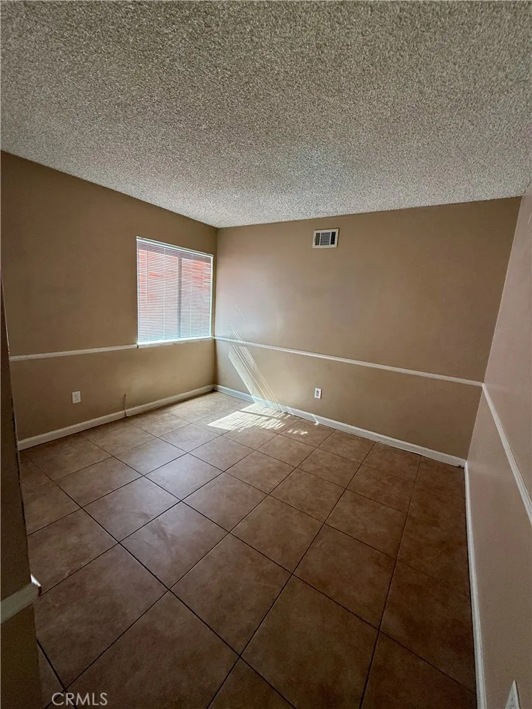 724 E Avenue J4 Lancaster, CA 93535