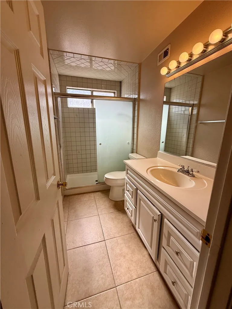 724 E Avenue J4 Lancaster, CA 93535
