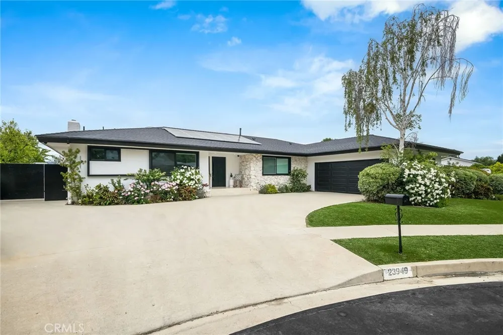 23949 Nomar Street Woodland Hills, CA 91367