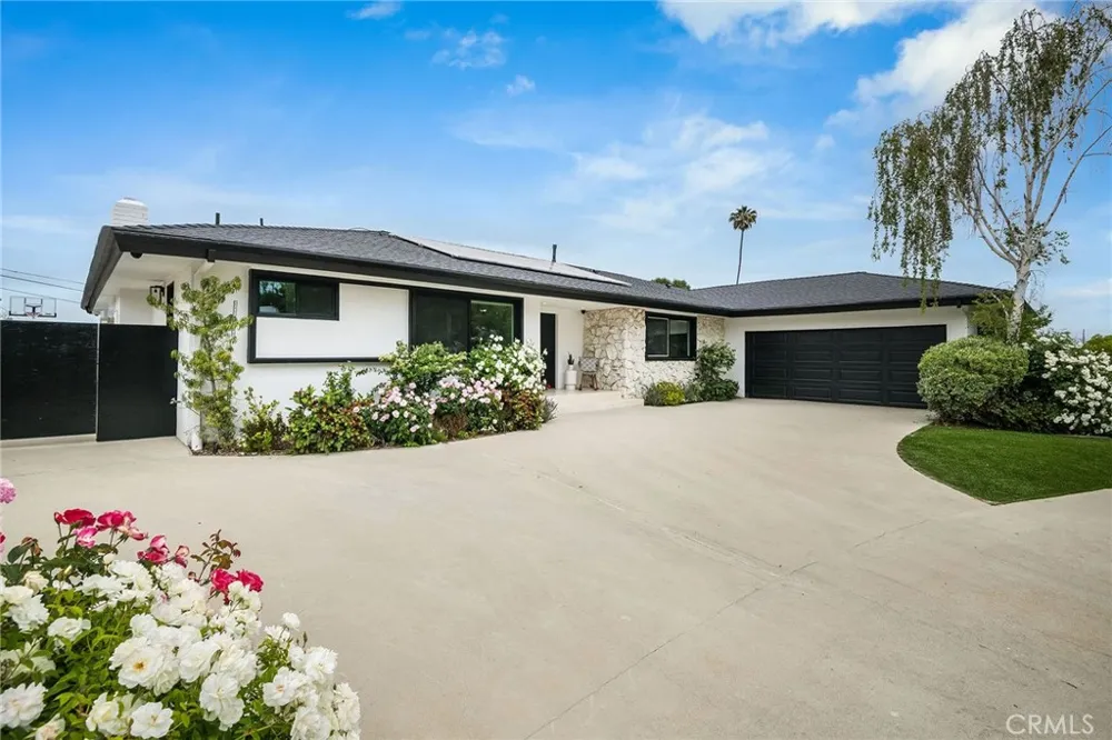 23949 Nomar Street Woodland Hills, CA 91367