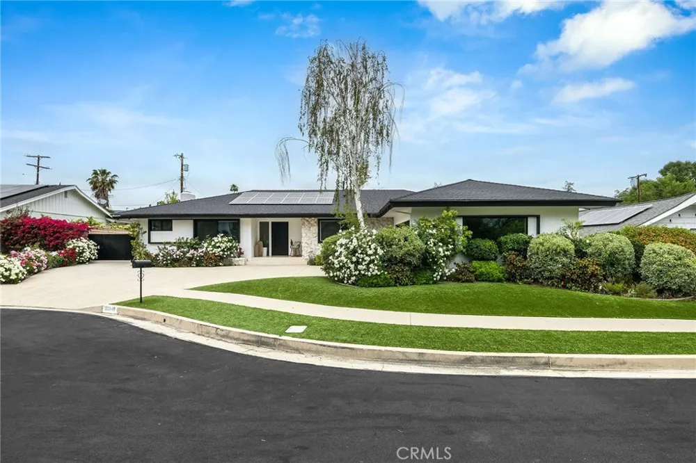 23949 Nomar Street Woodland Hills, CA 91367