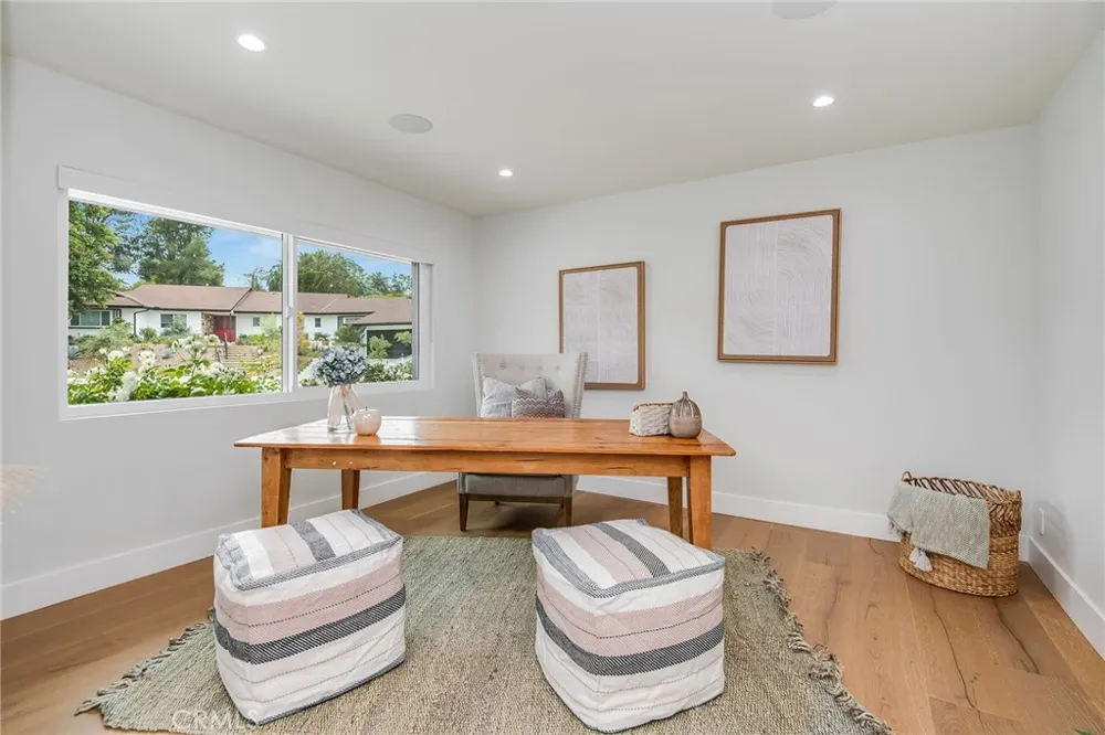 23949 Nomar Street Woodland Hills, CA 91367