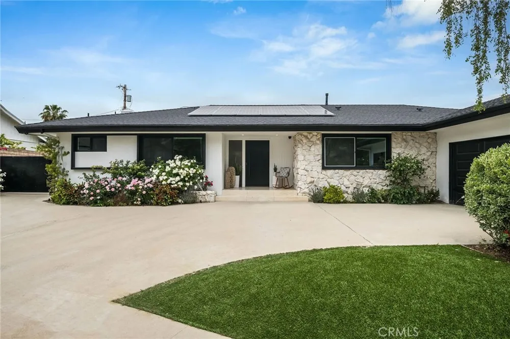 23949 Nomar Street Woodland Hills, CA 91367