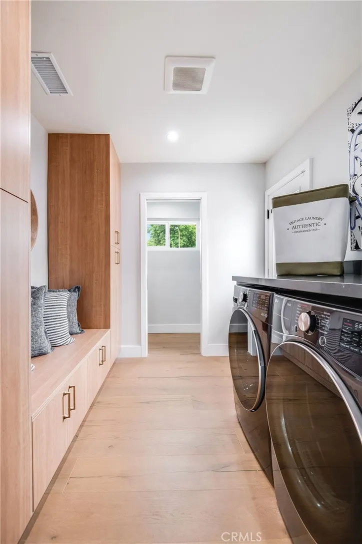 23949 Nomar Street Woodland Hills, CA 91367