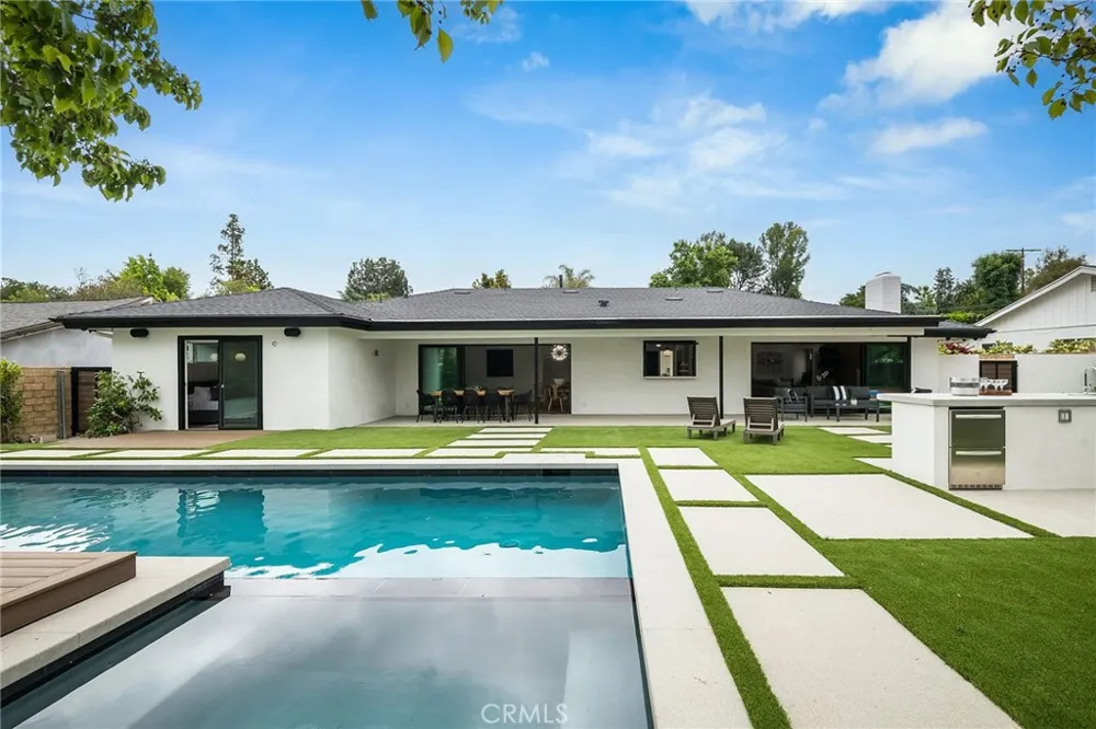 23949 Nomar Street Woodland Hills, CA 91367
