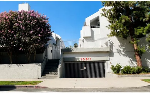10911 Bluffside #22