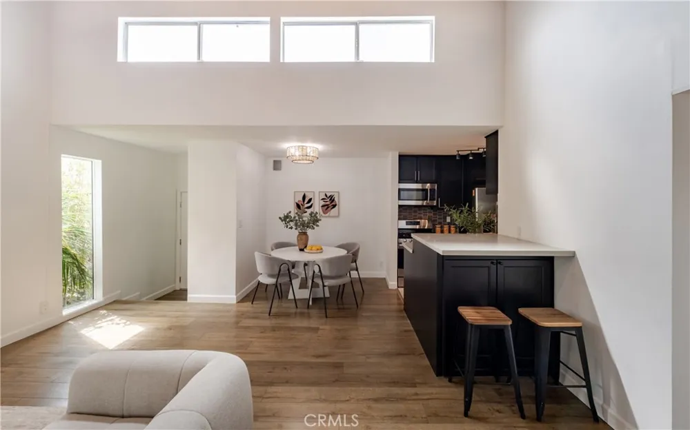 20134 Leadwell #307 Winnetka, CA 91306