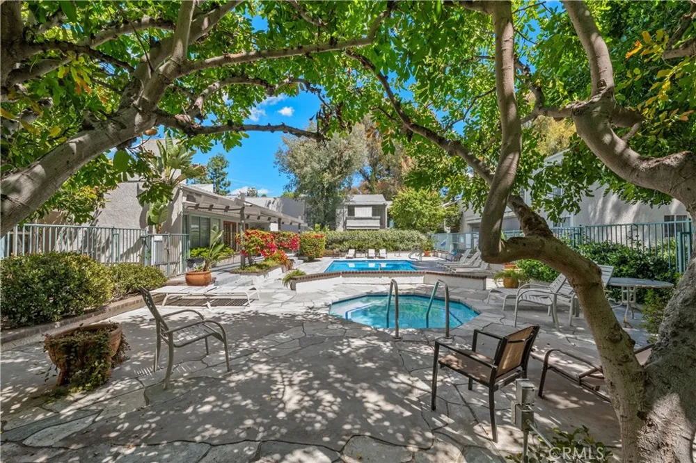 20134 Leadwell #307 Winnetka, CA 91306