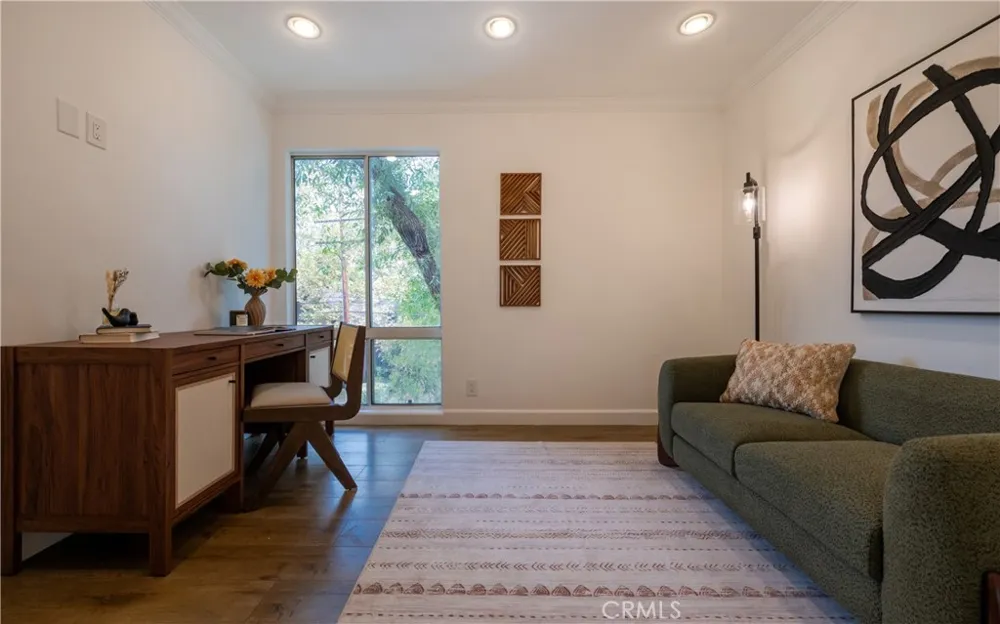 20134 Leadwell #307 Winnetka, CA 91306
