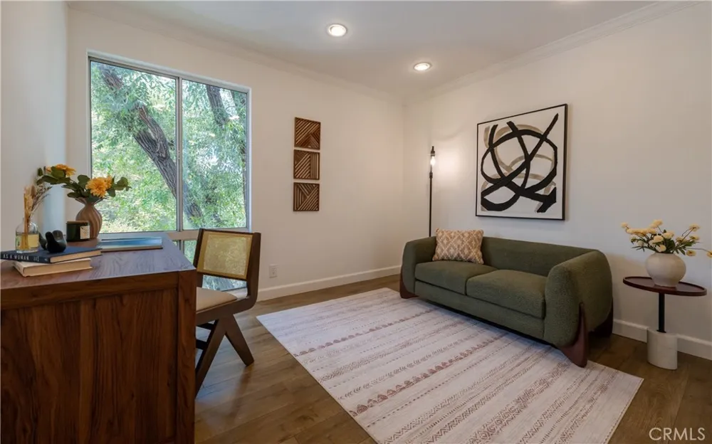 20134 Leadwell #307 Winnetka, CA 91306
