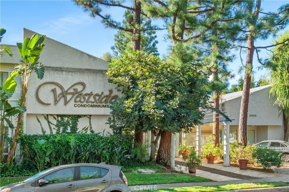 20134 Leadwell #307 Winnetka, CA 91306