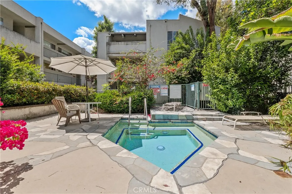 20134 Leadwell #307 Winnetka, CA 91306