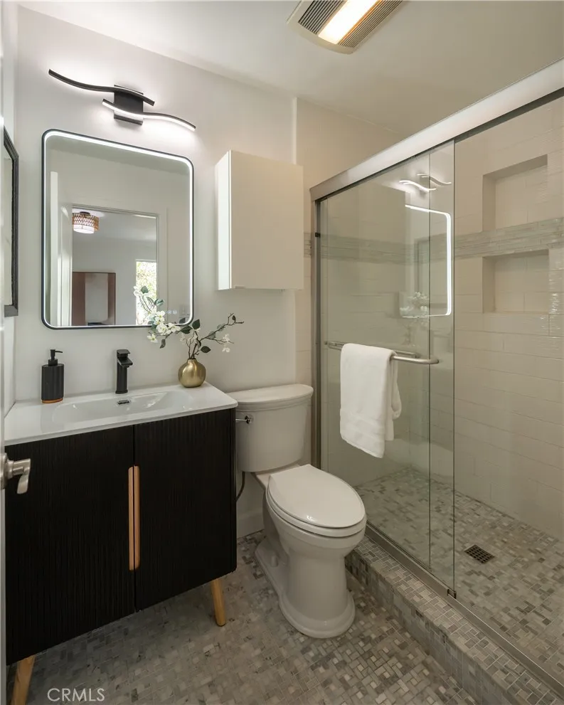 20134 Leadwell #307 Winnetka, CA 91306