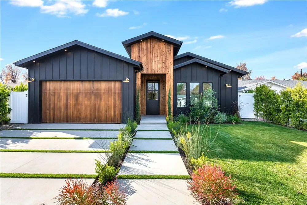 5323 Allott Avenue Sherman Oaks, CA 91401