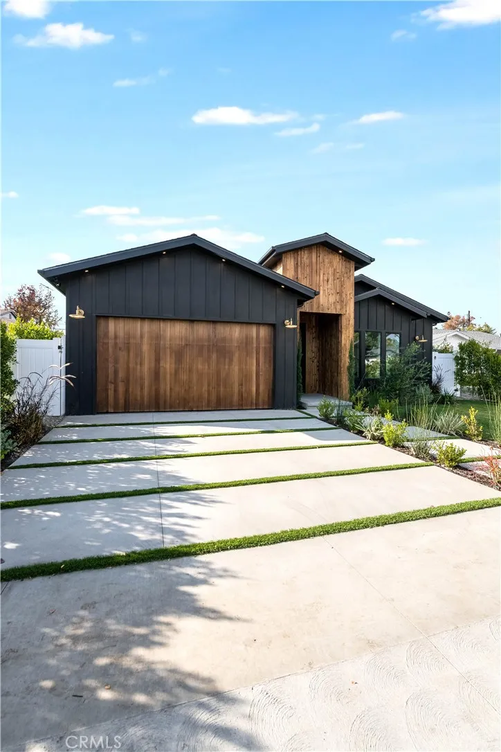 5323 Allott Avenue Sherman Oaks, CA 91401