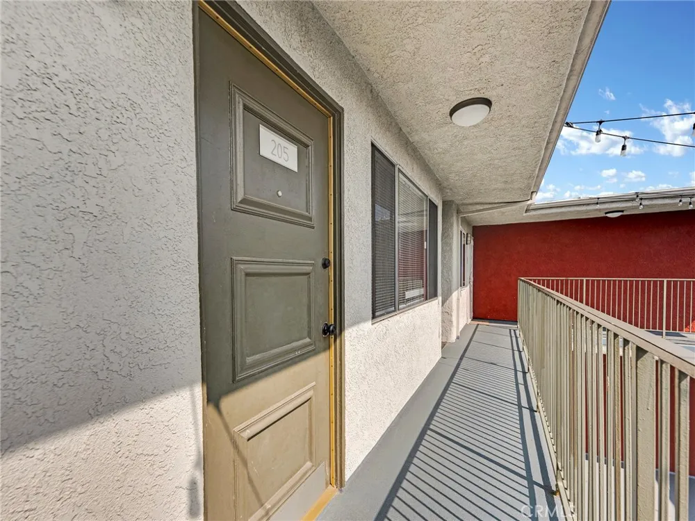 525 S Shelton Street S #205 Burbank, CA 91506