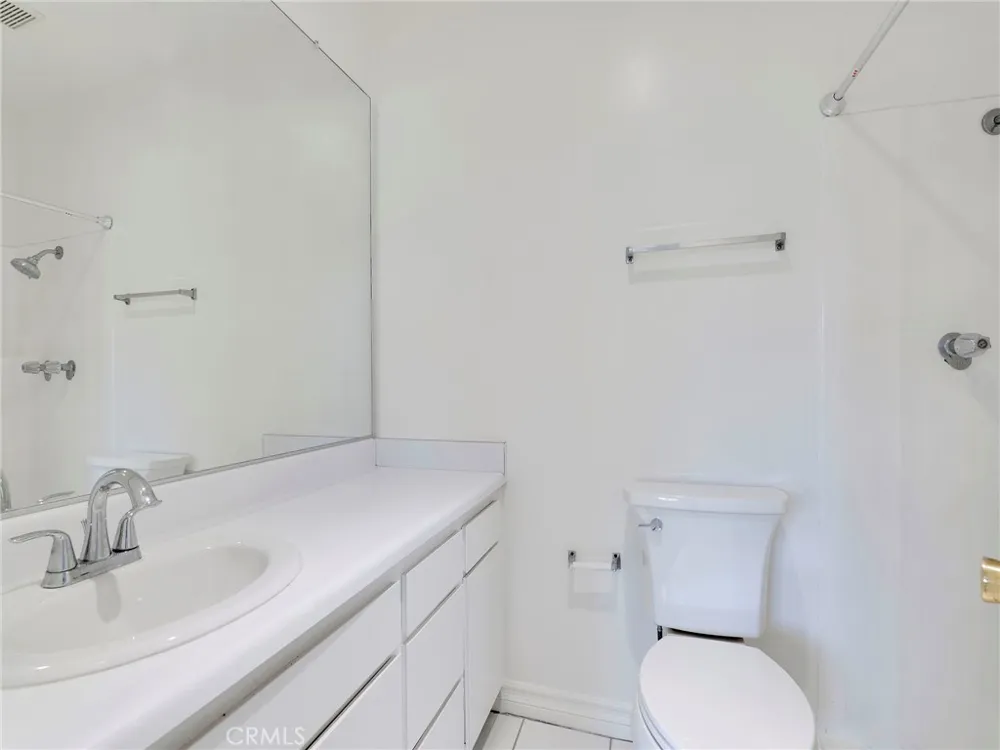 525 S Shelton Street S #205 Burbank, CA 91506