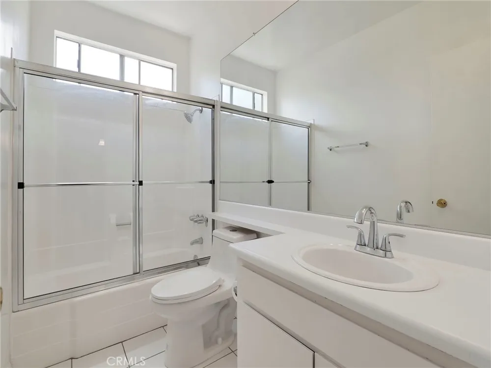 525 S Shelton Street S #205 Burbank, CA 91506
