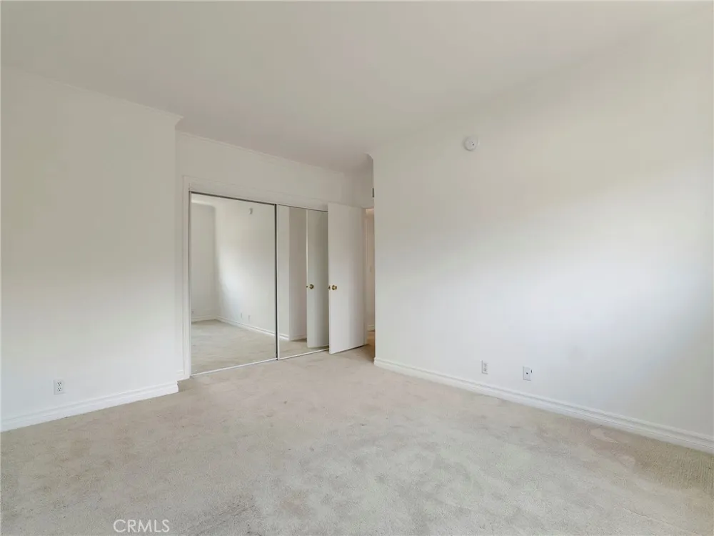 525 S Shelton Street S #205 Burbank, CA 91506