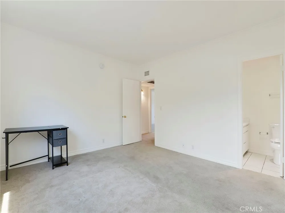 525 S Shelton Street S #205 Burbank, CA 91506