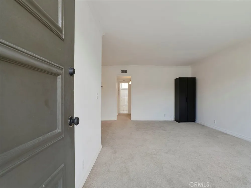 525 S Shelton Street S #205 Burbank, CA 91506