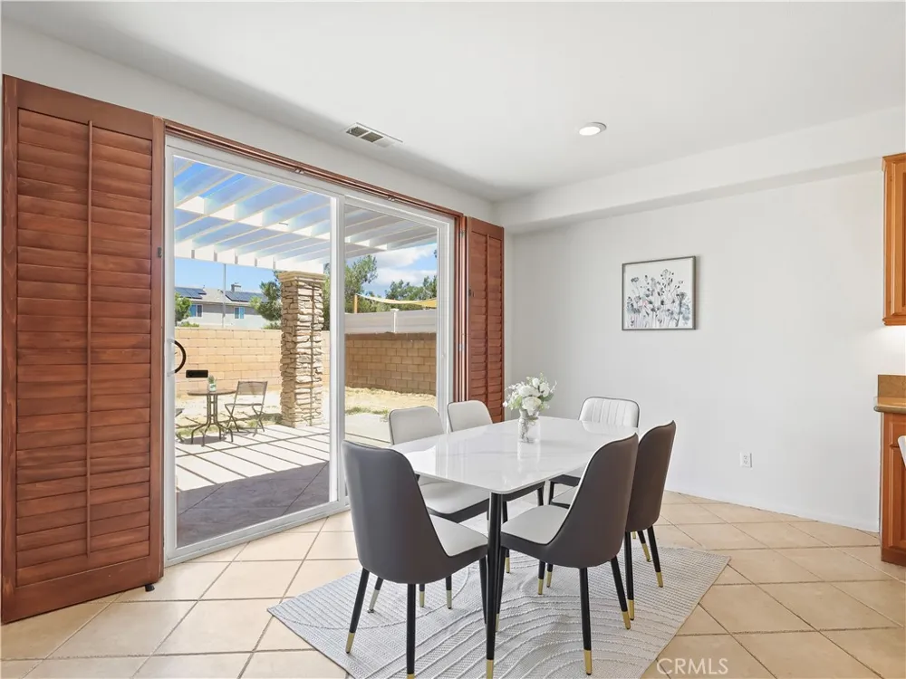 6109 W Avenue K9 Lancaster, CA 93536