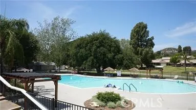 19110 Avenue Of The Oaks #D Newhall, CA 91321