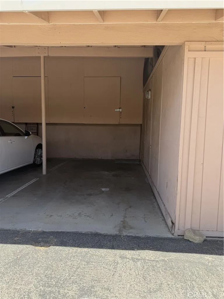 19110 Avenue Of The Oaks #D Newhall, CA 91321
