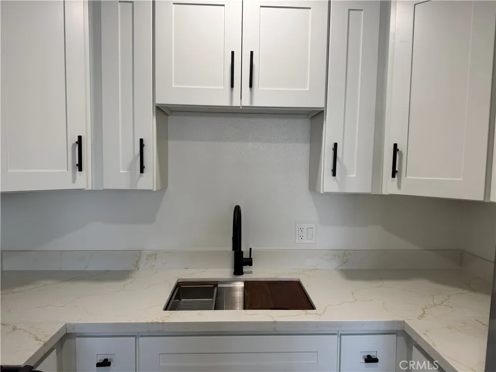19110 Avenue Of The Oaks #D Newhall, CA 91321