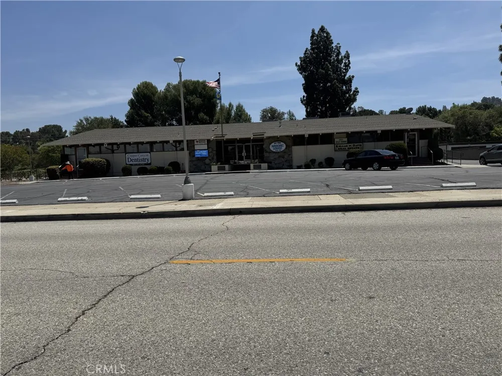 19110 Avenue Of The Oaks #D Newhall, CA 91321